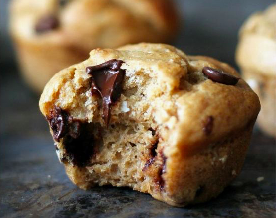 BANANA PROTEIN MUFFINS